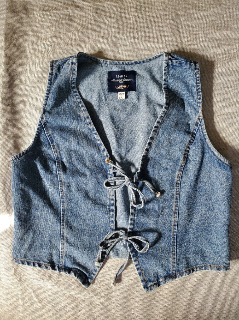 ASHLEY VINTAGE CHARM FRONT TIES DENIM VEST WOMENS LARGE